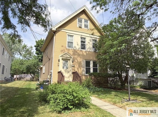 105 N 3rd Avenue, Highland Park, NJ 08904