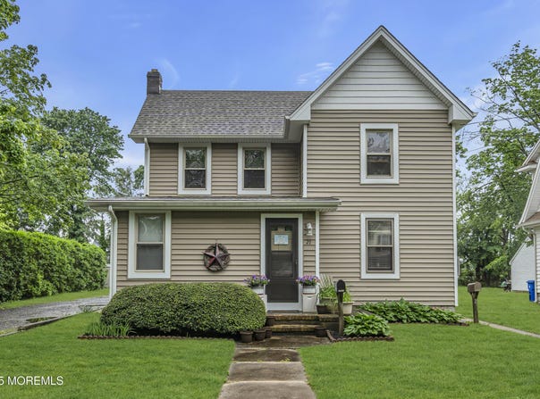 21 Seward Avenue, Toms River, NJ 08753