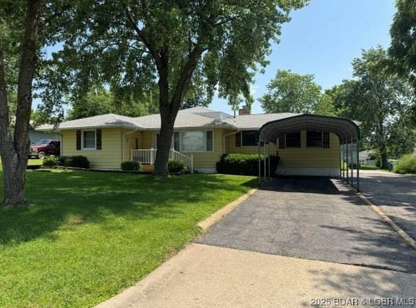 346 Fairfax Drive, Lebanon, MO 65536