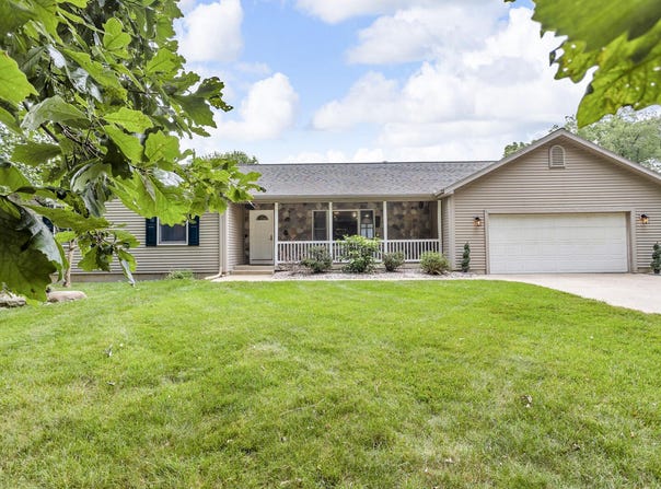 1615 Bunting Road, Jackson, MI 49201