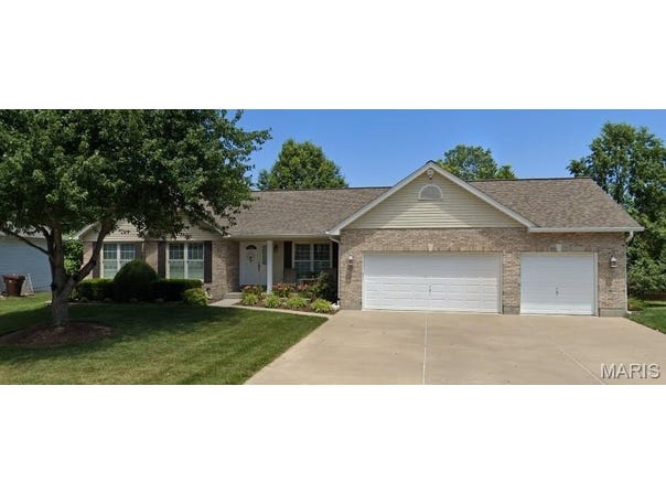 33 Lisa Nicole Court, St Peters, MO 63376