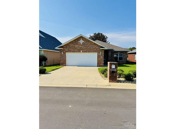 3337 Village Green Dr, Pace, FL 32571