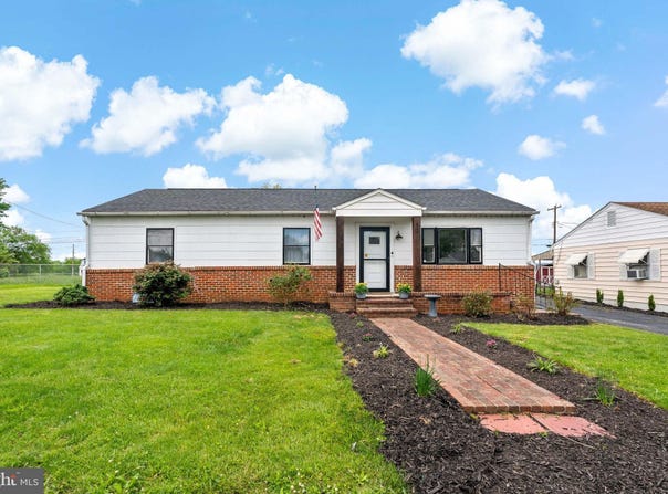 620 STATE CIRCLE, MARTINSBURG, WV 25401