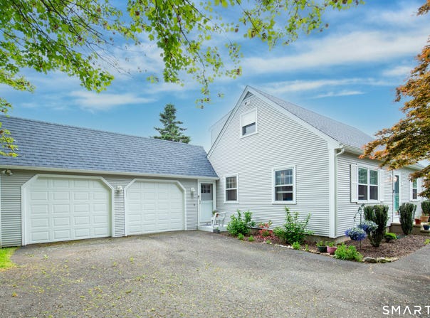 17 Willard Street, Old Saybrook, CT 06475