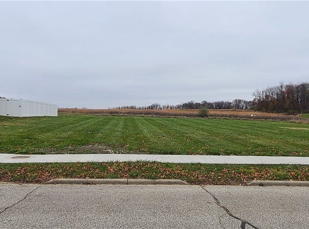 V/L Bishop Oval, Barberton, OH 44203