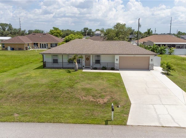 2038 NE 25th Street, Cape Coral, FL 33909