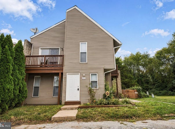 2218 DICKENS Terrace, NEWARK, DE 19702
