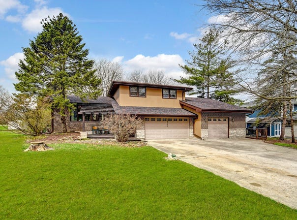 13344 S Stephen Drive, Palos Park, IL 60464