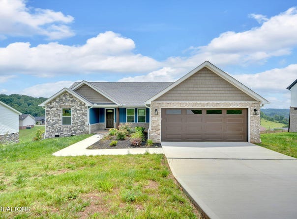 141 Middle Glen Rd, Maynardville, TN 37807