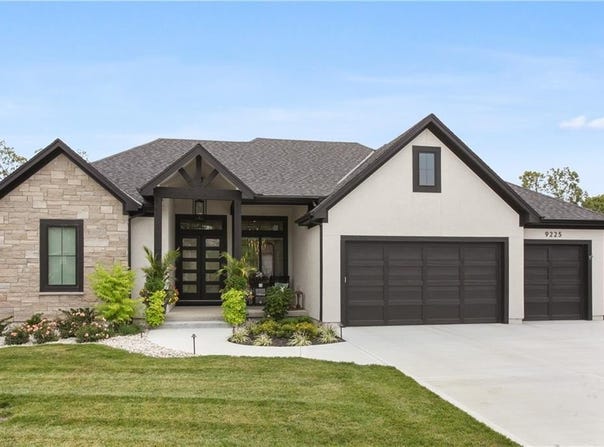 9225 Brownridge Street, Lenexa, KS 66220