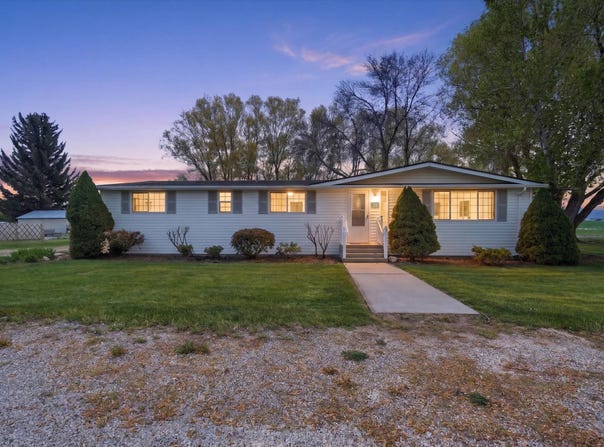 371 W 9TH S, Grace, ID 83241