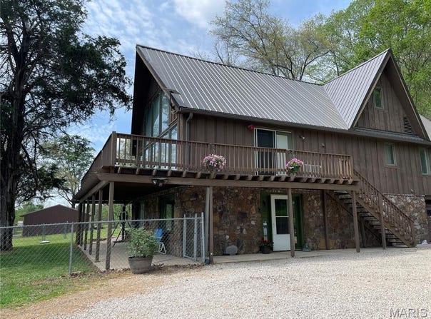 1027 Wayne 537, Greenville, MO 63944