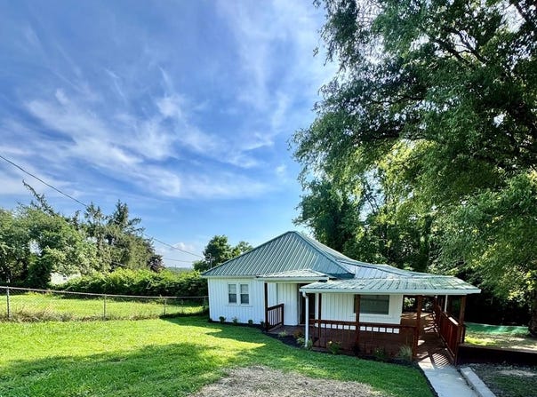 100 Noble Street, OAK HILL, WV 25901