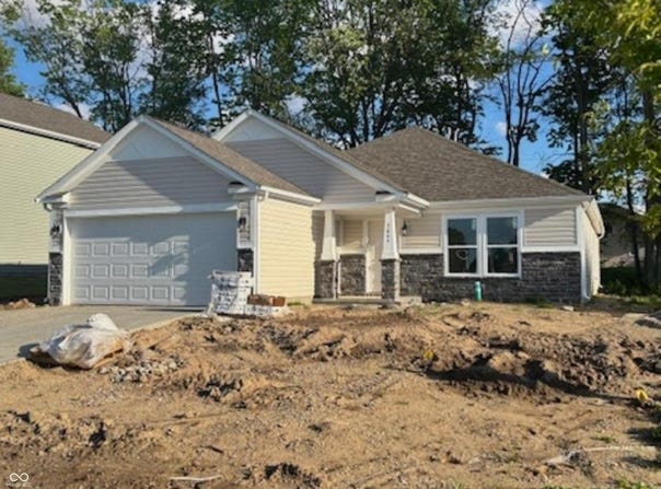3805 Windstar Way, Columbus, IN 47203