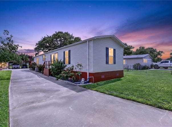 118 Sweet bay, Rockport, TX 78382