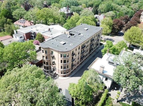 11 Summit Court, Saint Paul, MN 55102
