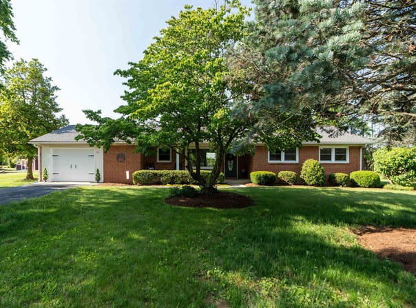 26 CHARLES RD, Lyndhurst, VA 22952