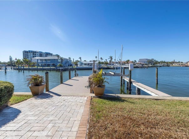 15 MARINA TERRACE, TREASURE ISLAND, FL 33706