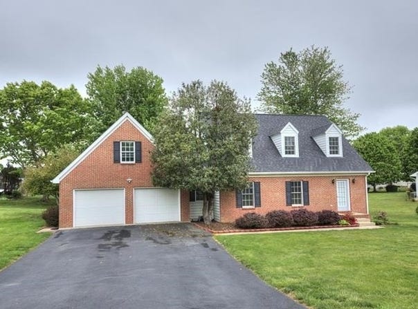 152 NOTTINGHAM LN, WAYNESBORO, VA 22980