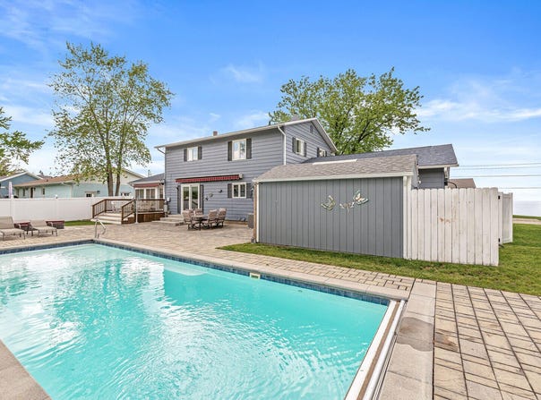 1407 Shore Drive, New Buffalo, MI 49117