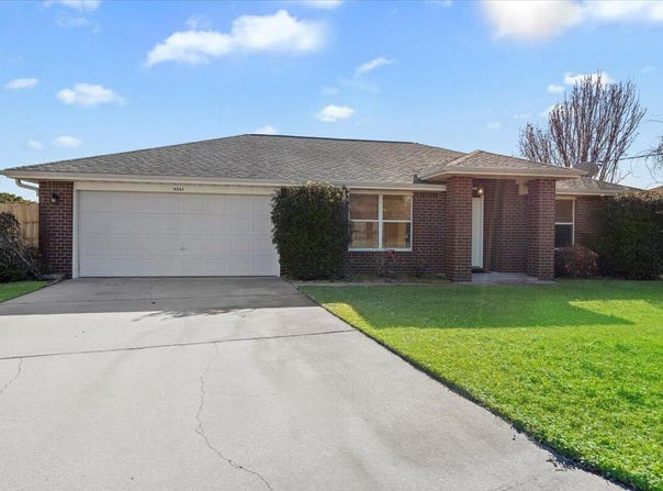 4361 Martha Court, Gulf Breeze, FL 32562