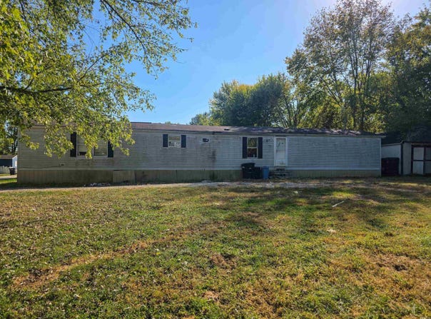779 SW A Street, Linton, IN 47441