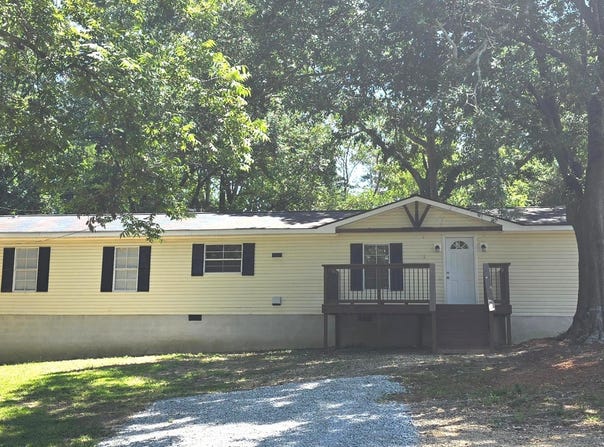 60 Strickland, Royston, GA 30662
