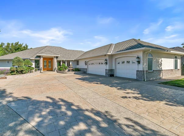 158 Prairie Landing Drive, Eagle Point, OR 97524