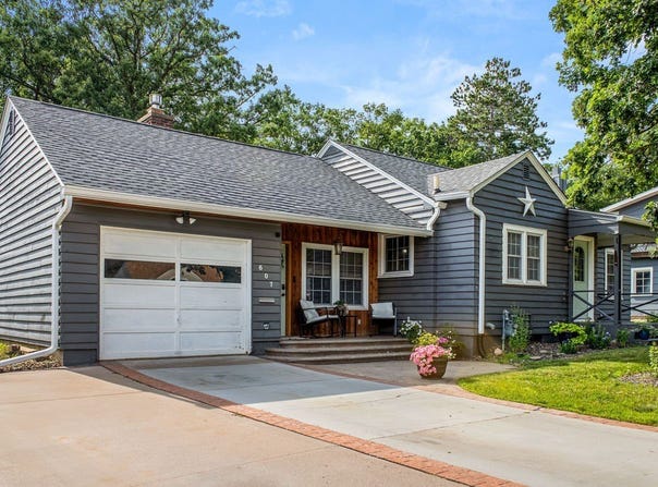 607 College Street, Spooner, WI 54801