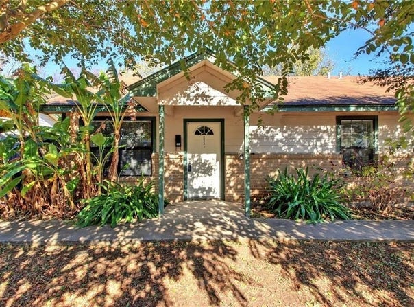 200 Hall Dr, Elgin, TX 78621