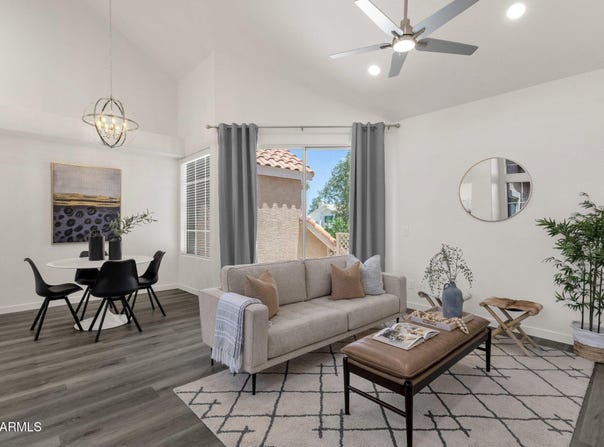 1633 E LAKESIDE Drive, Gilbert, AZ 85234
