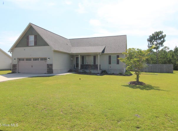 307 Basil Court, Hubert, NC 28539
