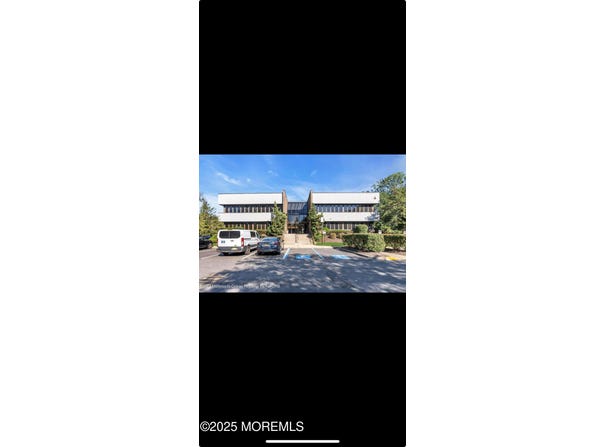 257 Monmouth Road, Oakhurst, NJ 07755