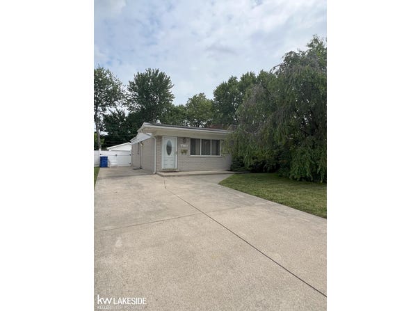 4719 E 12 Mile, Warren, MI 48092