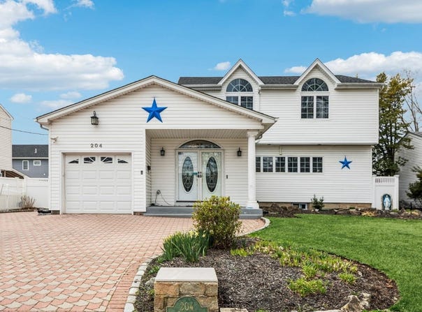 204 Broadway, Massapequa Park, NY 11762