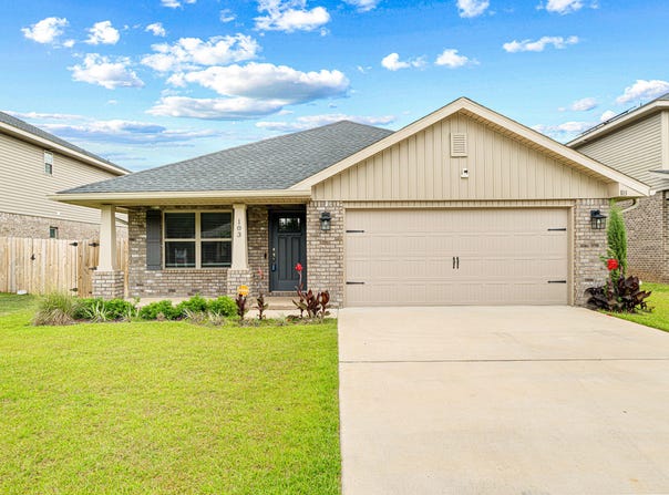 103 Ridgeway Circle, Crestview, FL 32536
