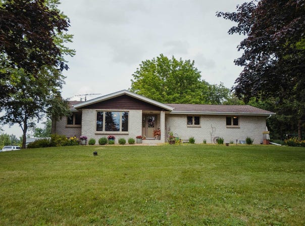 N11500 EAST Lane, LOMIRA, WI 53048