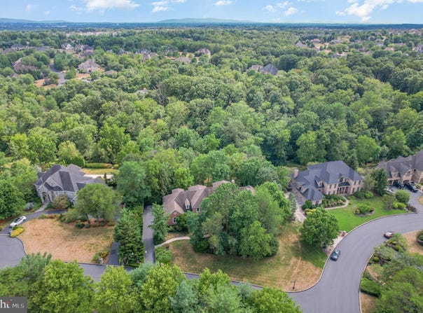 10 SAND PINE COURT, MECHANICSBURG, PA 17050