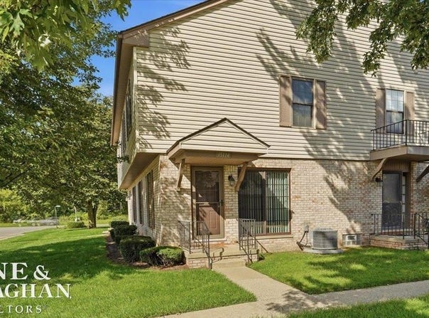 35114 N Bay Circle, Harrison, MI 48045