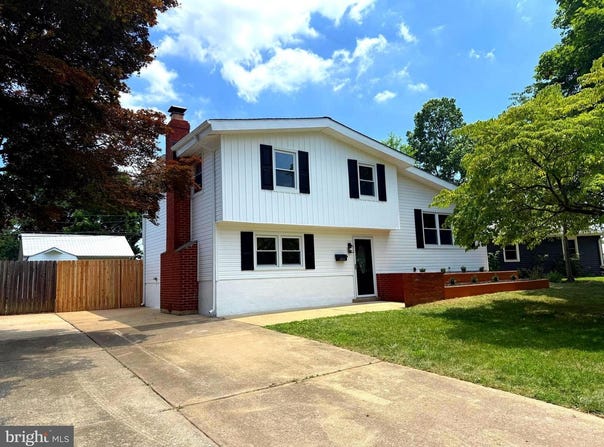 1100 DORCHESTER DR, NEWARK, DE 19713