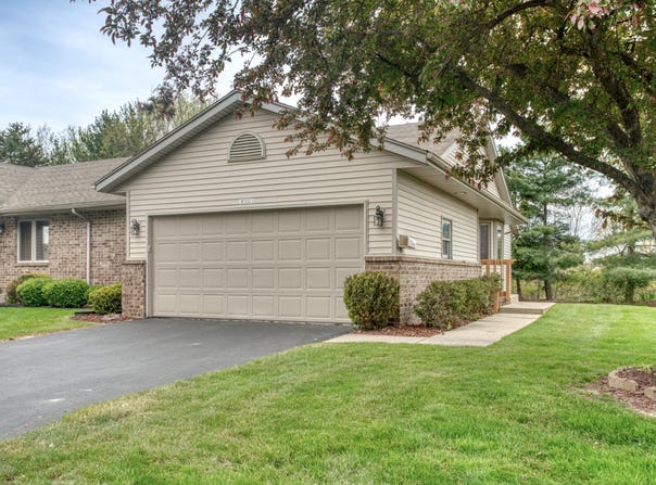 1037 Country Gardens NW, Grand Rapids, MI 49534