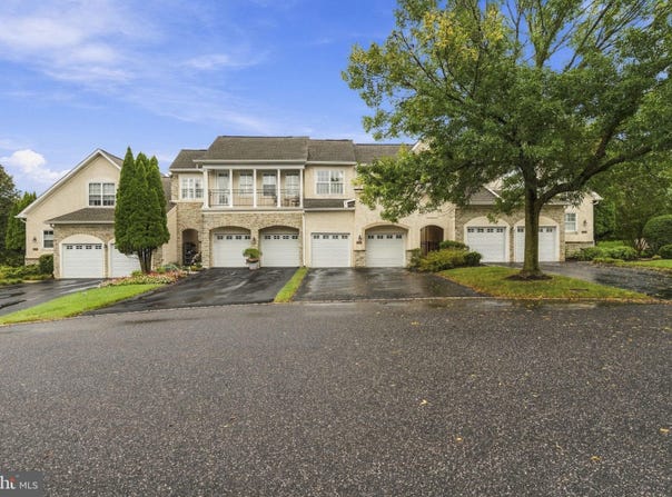 8 THREE OAK Lane, WEST CHESTER, PA 19382