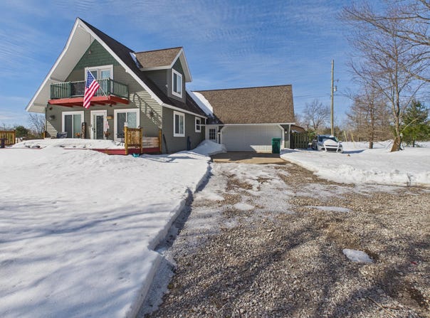 8424 Pineview Drive, Mancelona, MI 49659