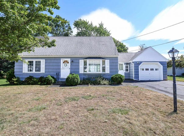 16 Briand Drive, Nashua, NH 03063