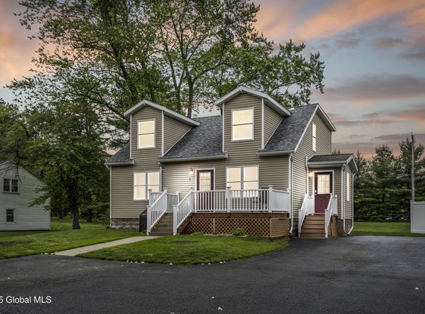 7 Camp Terrace, Guilderland, NY 12203
