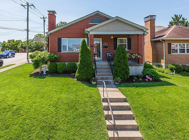 216 Bonnie Leslie Avenue, Bellevue, KY 41073