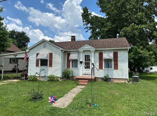 203 E Jenkins Street, Steeleville, IL 62288