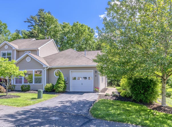 71 Twin Ponds Drive, Kingston, NY 12401