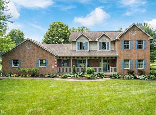 6180 Edison Street NE, Hartville, OH 44632