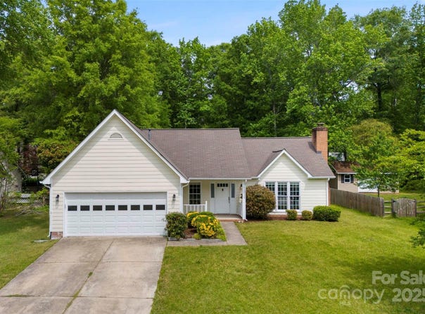13324 Kintyre Court, Matthews, NC 28105